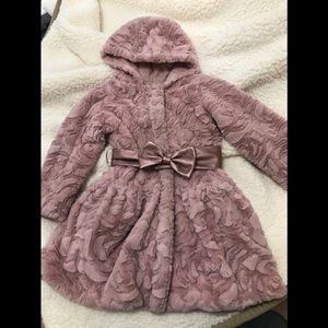 American Widgeon little girls Size 6 pink fur coat